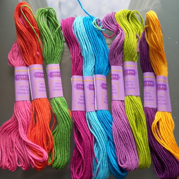 Giftable Loopdedoo Spinning Loom - Picture 4 of 5